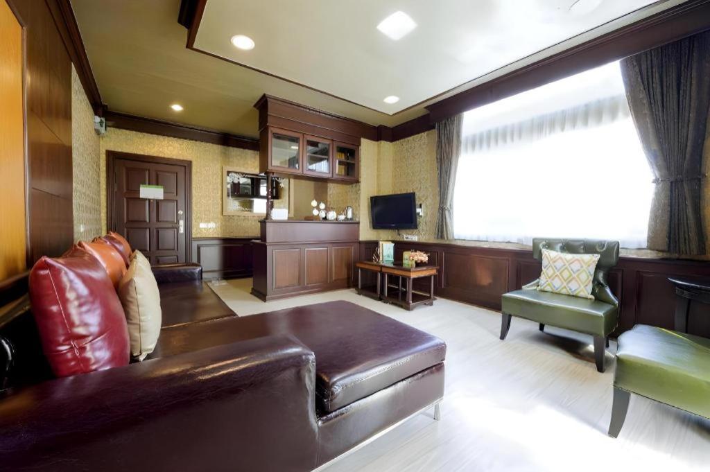 Nartsiri Hotel Ubon Ratchathani Exterior photo