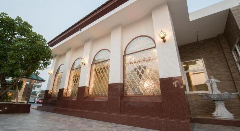Nartsiri Hotel Ubon Ratchathani Exterior photo