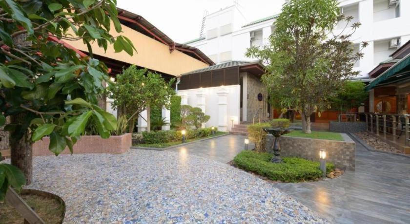 Nartsiri Hotel Ubon Ratchathani Exterior photo