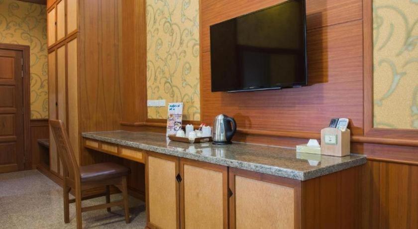 Nartsiri Hotel Ubon Ratchathani Exterior photo